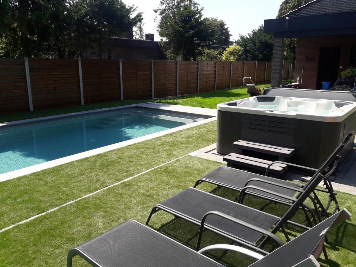 לאופולדסבורג Appartement All In & Zwembad מראה חיצוני תמונה